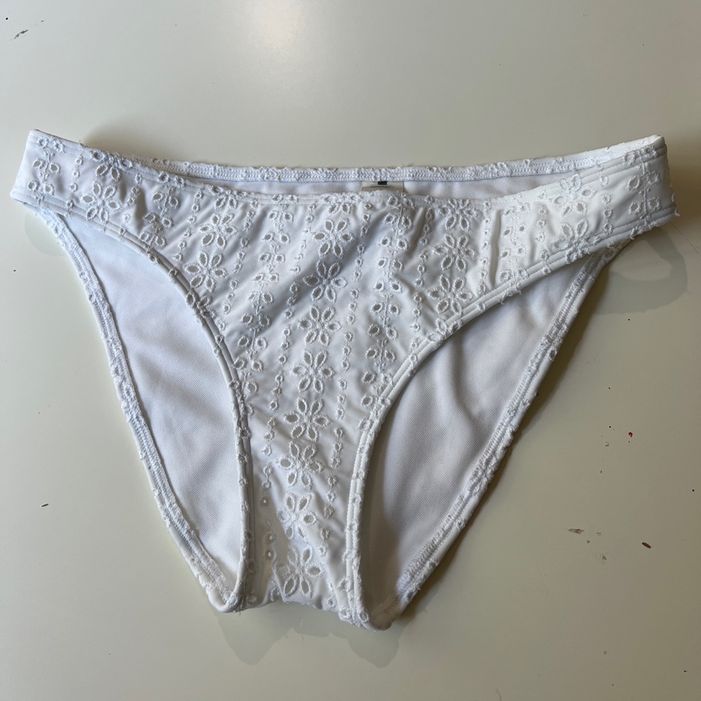 Hollister Bikini - Picture 4 of 4